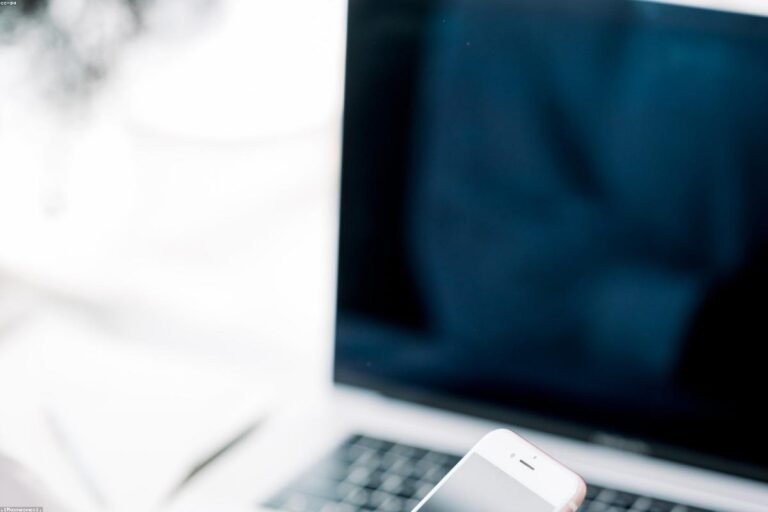 How to Write a Homepage That Actually Converts Visitors Into Clients